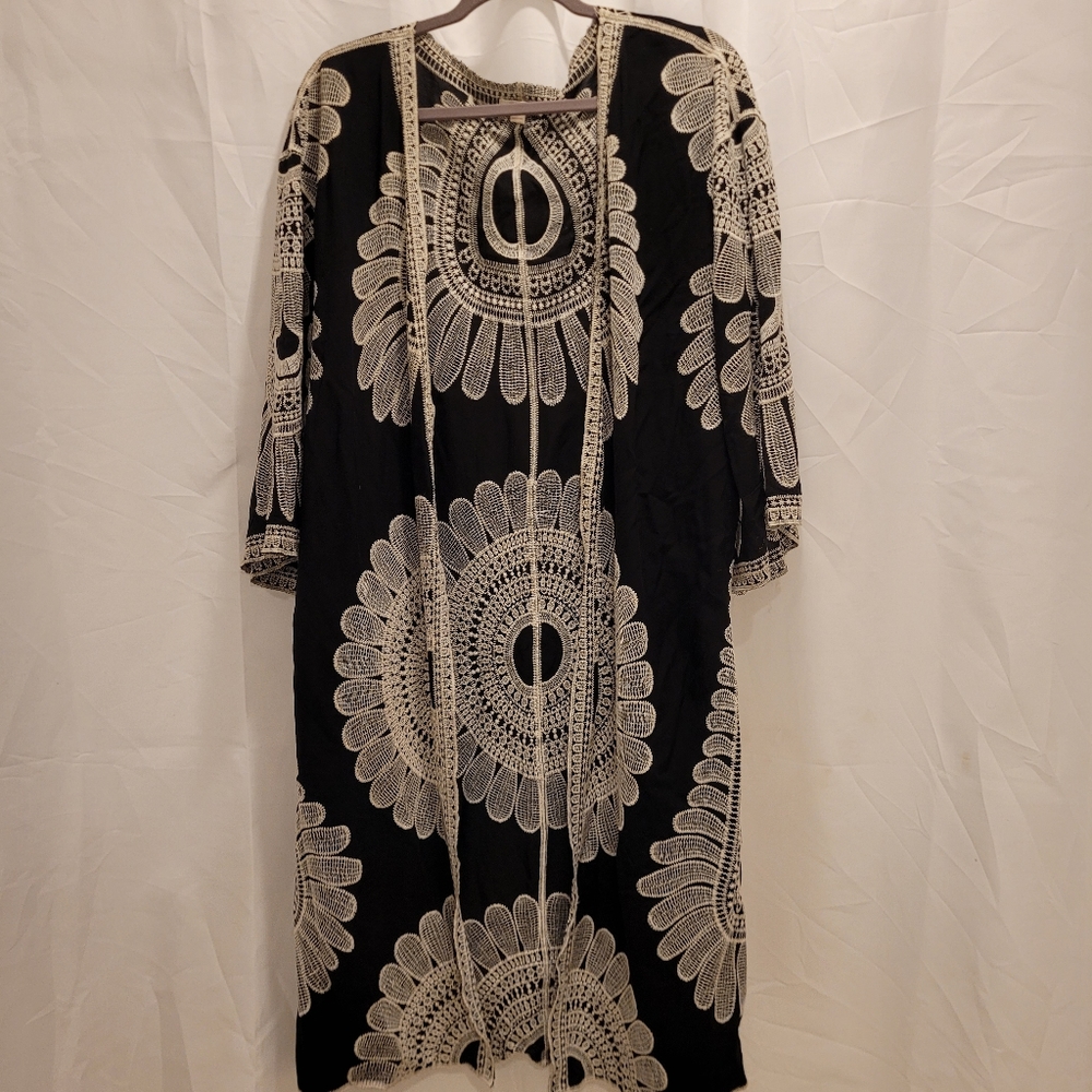 Black & Ivory Emroidered Duster Size M